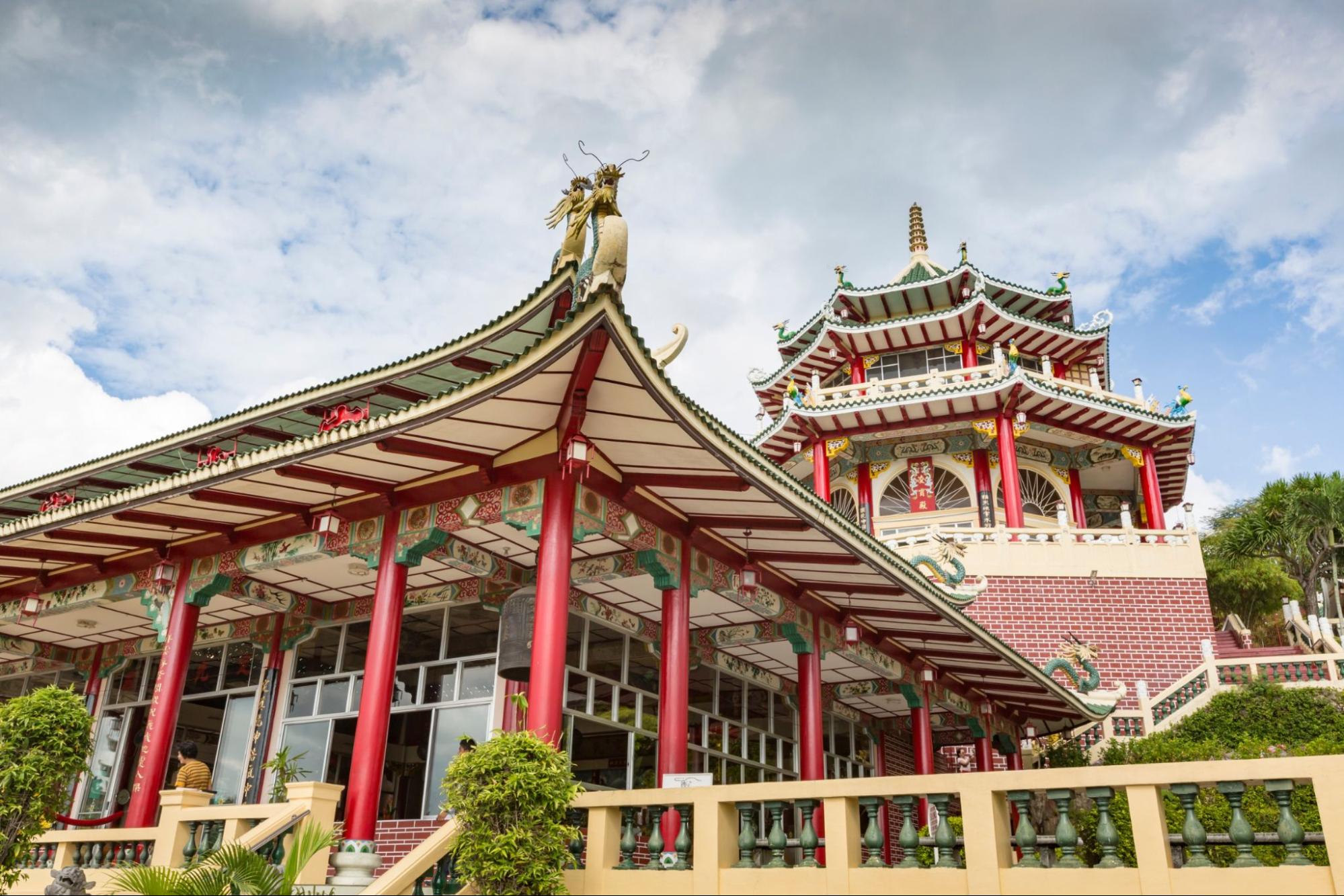 Pagoda and dragon sculpture of the Taoist Temple in Cebu, Philippines Pagoda and dragon sculpture of the Taoist Temple in Cebu, Philippines
